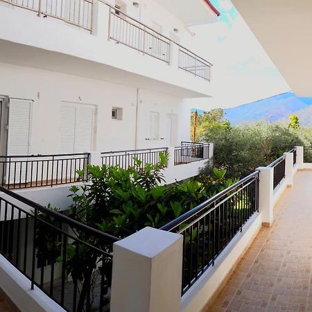 Ενοικιαζόμενα Δωμάτια Γεωργία Σταμούλου Rovies Esterno foto