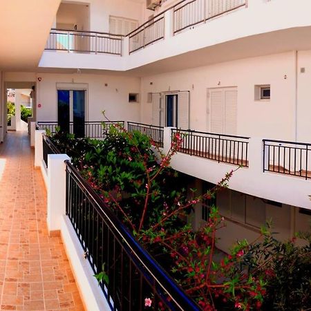 Ενοικιαζόμενα Δωμάτια Γεωργία Σταμούλου Rovies Esterno foto