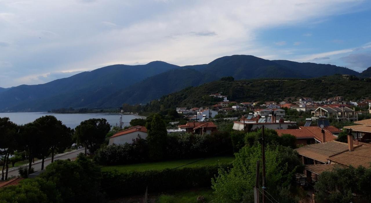 Ενοικιαζόμενα Δωμάτια Γεωργία Σταμούλου Rovies Esterno foto