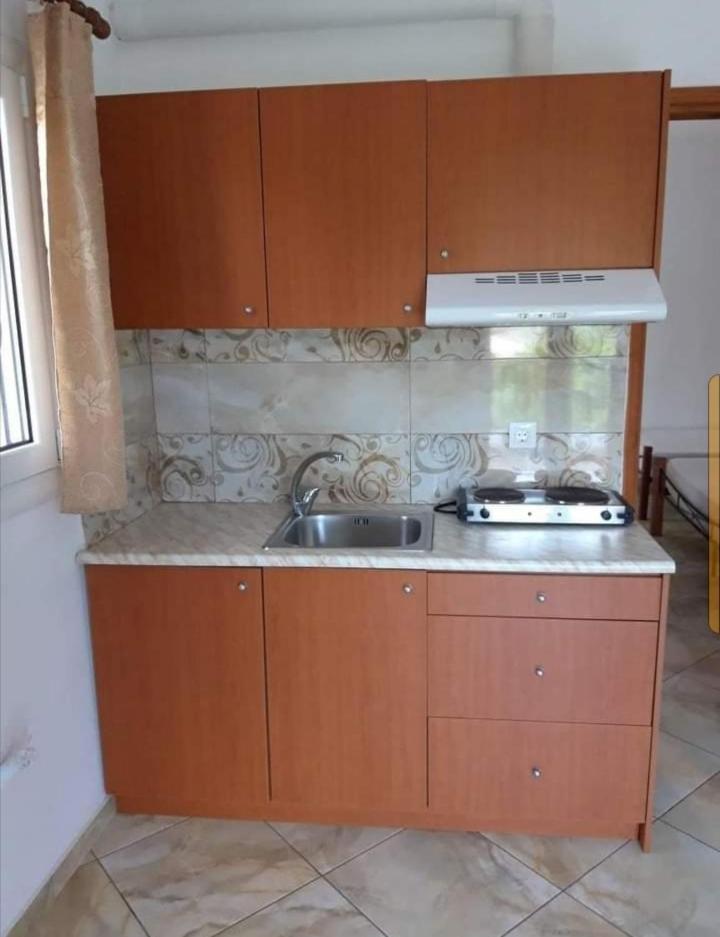 Ενοικιαζόμενα Δωμάτια Γεωργία Σταμούλου Rovies Esterno foto